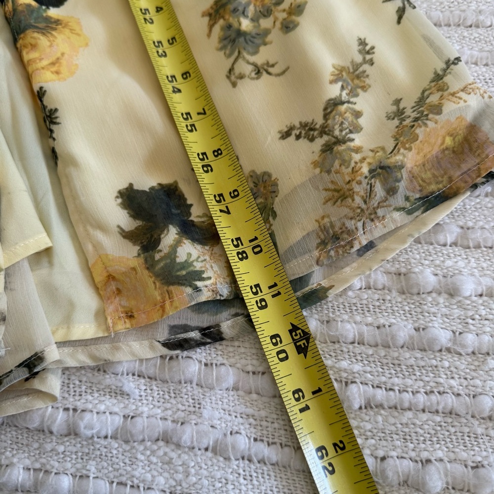 Maxi Dress with Yellow Roses - Picture 11 of 12